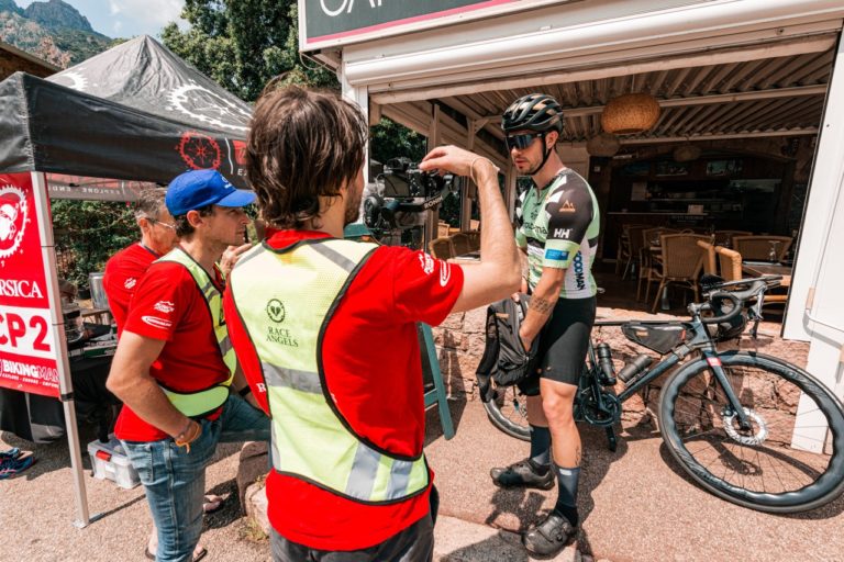 BikingMan Corsica 2023 Jour 5 : Derniers arrivants et émotions à la ligne d’arrivée